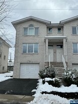 2436 3rd St in Fort Lee, NJ - Building Photo