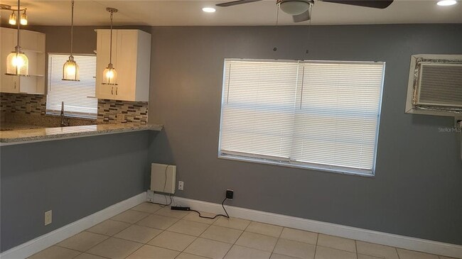 10704 N 15th St in Tampa, FL - Building Photo - Building Photo