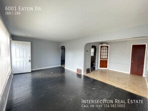 6001 Eaton Dr in Berkeley, MO - Building Photo - Building Photo
