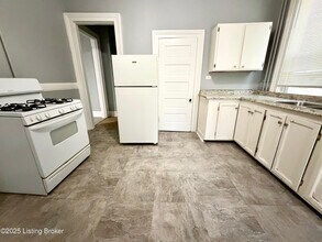 3755 Southern Pkwy in Louisville, KY - Building Photo - Building Photo