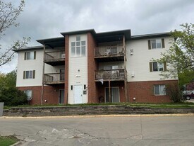 173 S Scott Blvd in Iowa City, IA - Building Photo