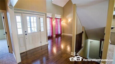 2204 Alexandria Ln in Pleasant Hill, MO - Building Photo - Building Photo