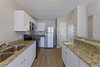 1401 Alpine Dr in Glenn Heights, TX - Foto de edificio - Building Photo