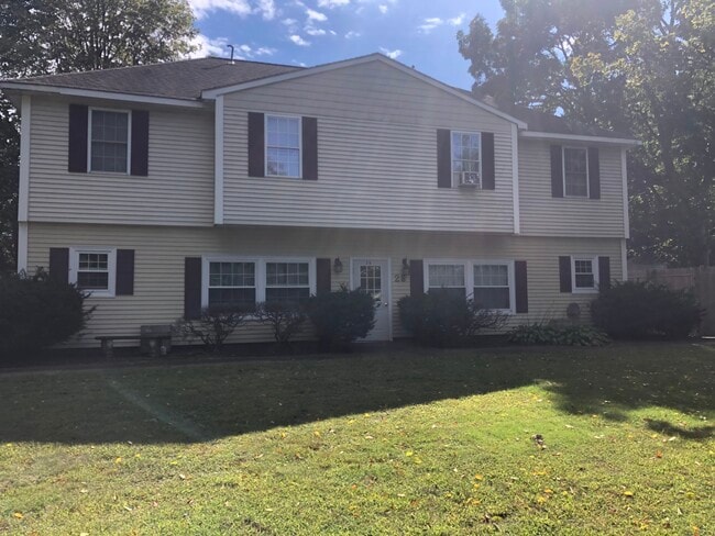 28 Crestview Dr in Westborough, MA - Building Photo - Building Photo