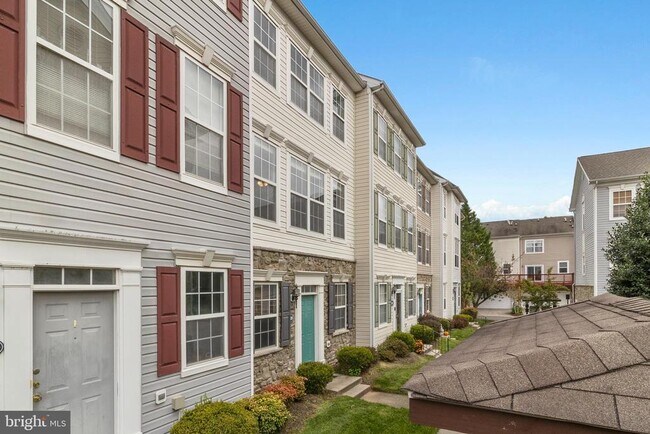 21809 Kelsey Square in Ashburn, VA - Building Photo - Building Photo