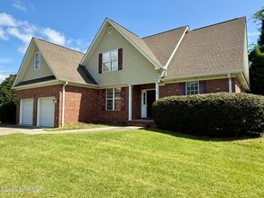 235 Kelly Rd in Pinehurst, NC - Building Photo - Building Photo