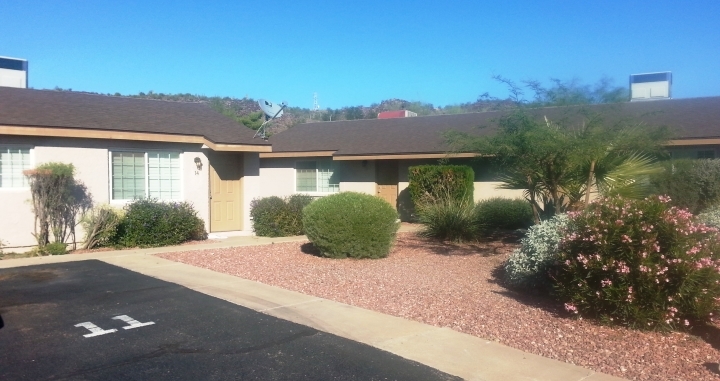 Foothills Villas in Phoenix, AZ - Building Photo