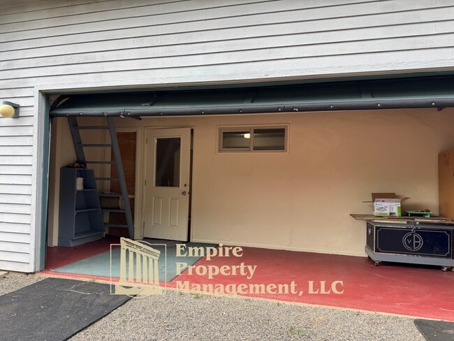 28900 Sundance Ln in Eugene, OR - Building Photo - Building Photo