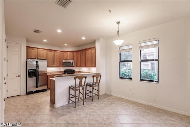 1375 Artesia Dr E in Naples, FL - Building Photo - Building Photo
