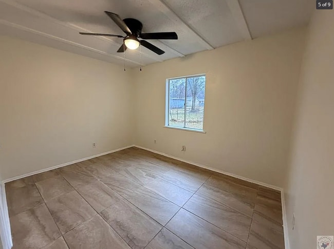 2405 Mamie Dr in Texarkana, TX - Building Photo - Building Photo