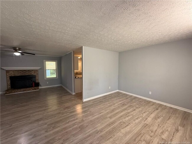 1611 Diplomat Dr in Fayetteville, NC - Building Photo - Building Photo