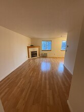 2317 SE Division St, Unit 2317 in Portland, OR - Foto de edificio - Building Photo