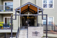 Clayborn Condominiums in Portland, OR - Foto de edificio - Building Photo