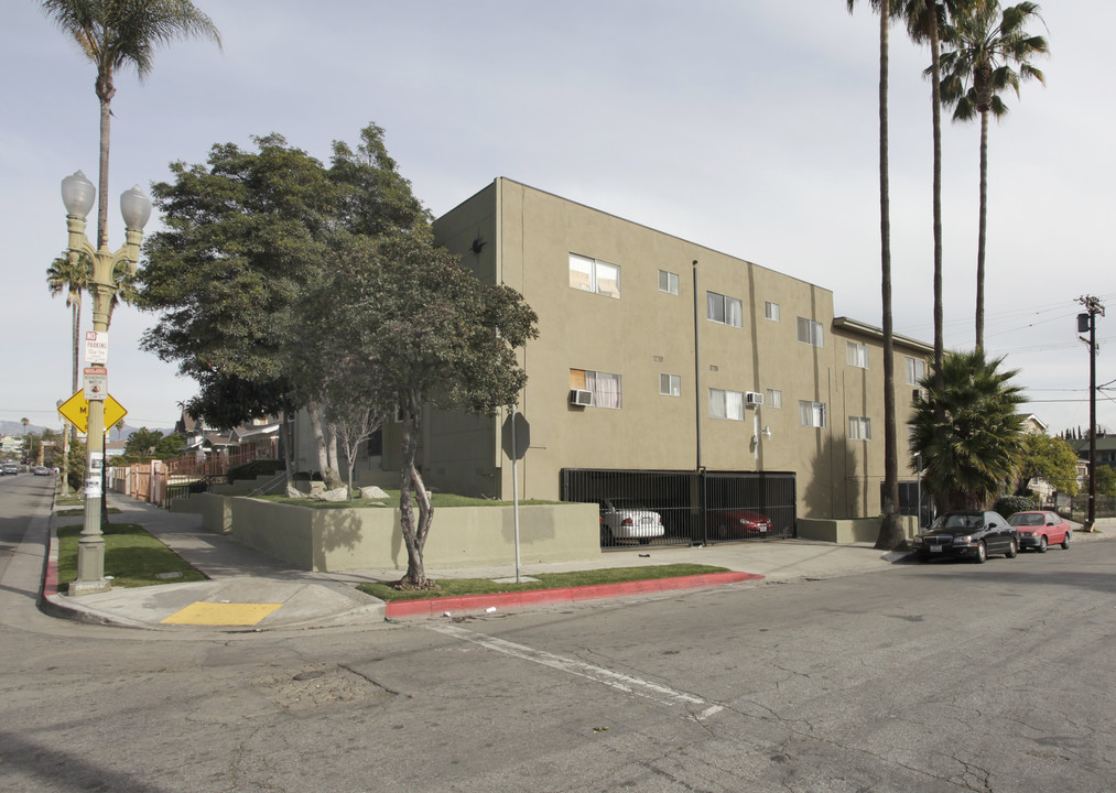 200 N Rampart Blvd in Los Angeles, CA - Building Photo