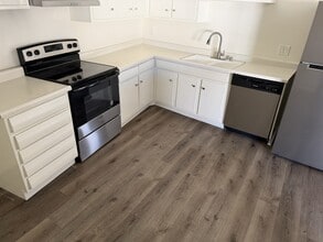 4310 Ventura Canyon in Sherman Oaks, CA - Building Photo - Building Photo