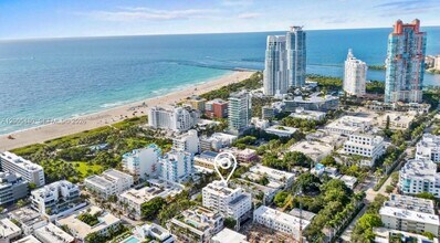 240 Collins Ave in Miami Beach, FL - Building Photo - Building Photo