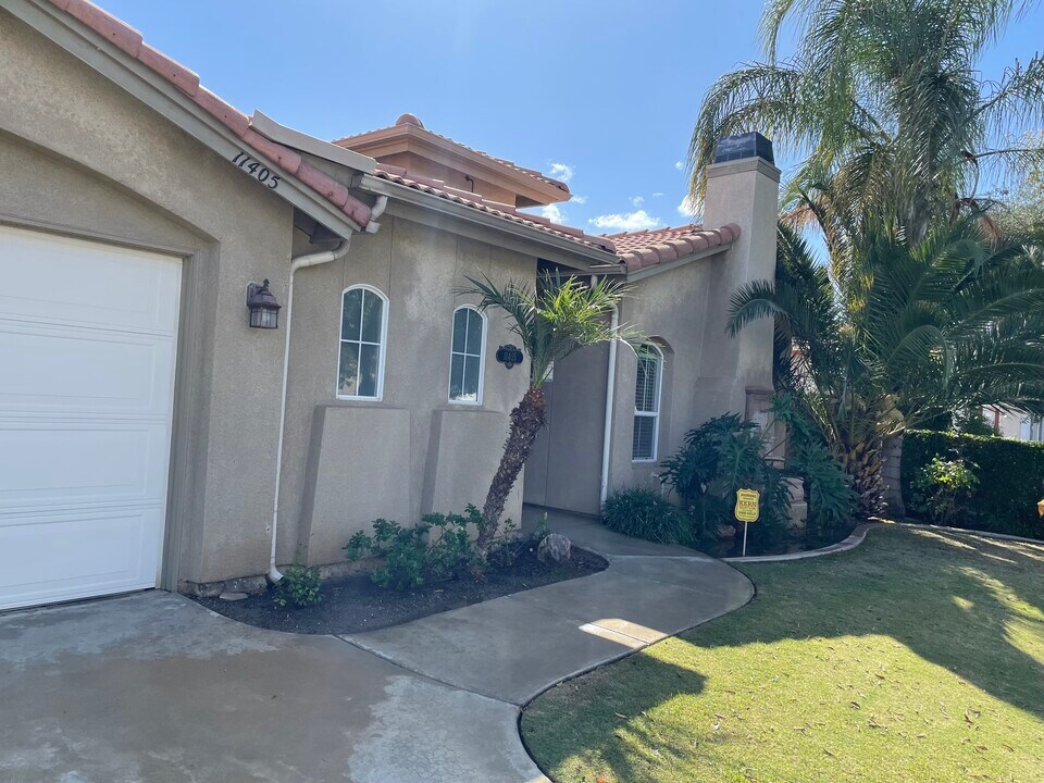 11405 Westerham Ct in Bakersfield, CA - Building Photo