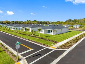 River Oak at Fernwood Forest in Indiantown, FL - Foto de edificio - Building Photo