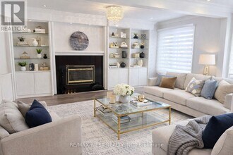 15 Dundurn Crescent in Vaughan, ON - Building Photo - Building Photo