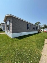 1524 Crescent Ln Dr in Flint, MI - Building Photo - Building Photo