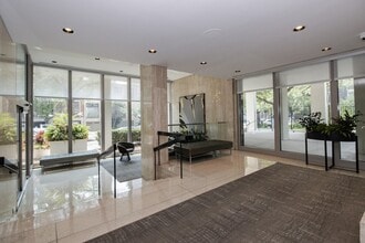 88 W Schiller St, Unit 1707L in Chicago, IL - Building Photo - Building Photo