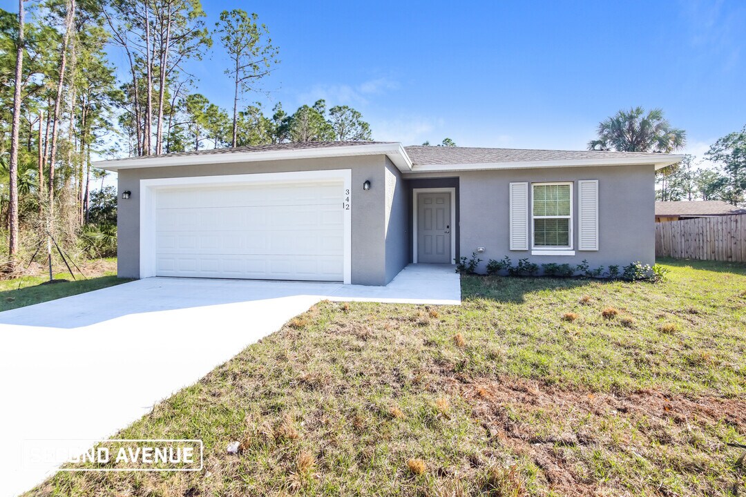342 Danis Rd SW in Palm Bay, FL - Building Photo