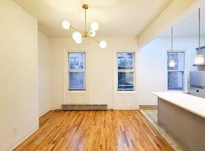 42 STREET, Unit 2F in Queens, NY - Building Photo - Building Photo