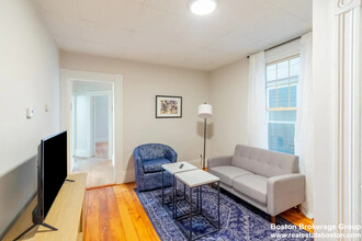 31 Falcon St, Unit 2 in Boston, MA - Building Photo - Building Photo