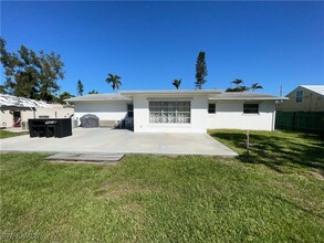 25 Estate Dr in North Fort Myers, FL - Building Photo - Building Photo