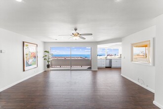 1445 Hillcrest Dr in Laguna Beach, CA - Building Photo - Building Photo