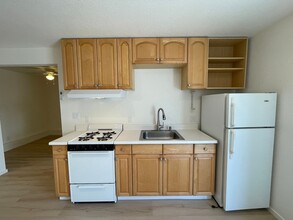 140 Santa Helena Ave in San Bruno, CA - Building Photo - Building Photo