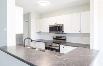 405 Sugarcreek Trail in London, ON - Building Photo - Building Photo