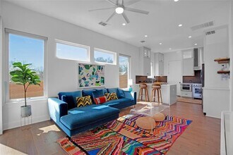 4020 Valley View Rd, Unit A in Austin, TX - Building Photo - Building Photo