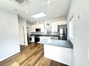 1439 38th Ave in Oakland, CA - Building Photo - Building Photo