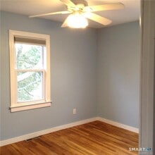 319 Chesterfield Rd in East Lyme, CT - Building Photo - Building Photo