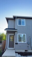 815 SW 8th St in Corvallis, OR - Building Photo - Building Photo