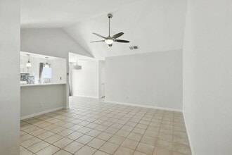 11401 Ptarmigan Dr, Unit Unit B in Austin, TX - Building Photo - Building Photo