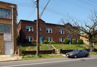 3600-3614 Rhode Island Ave in Mount Rainier, MD - Foto de edificio - Building Photo