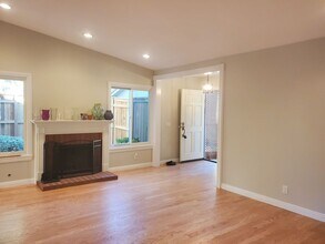 6695 Indianbroom Ct in Oak Park, CA - Foto de edificio - Building Photo