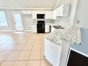 4744 Calgary Cove in Memphis, TN - Foto de edificio - Building Photo
