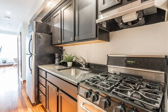 209 W 20th St in New York, NY - Building Photo - Building Photo