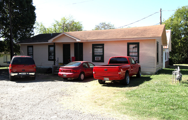 103 South Saddler in Poteau, OK - Foto de edificio - Building Photo