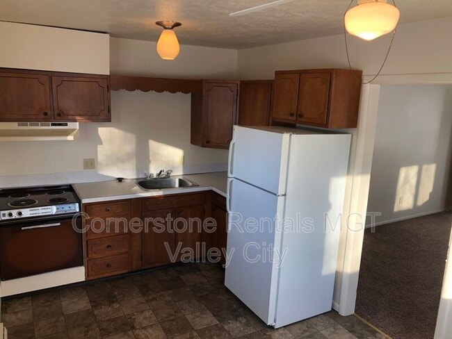property at 822 4th St SW