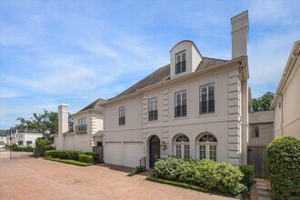 2214 Potomac Dr in Houston, TX - Building Photo - Building Photo