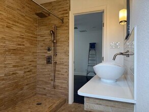 9942 Mixon Dr in Dallas, TX - Building Photo - Building Photo