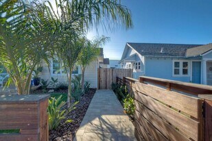 409 N Ditmar St in Oceanside, CA - Building Photo
