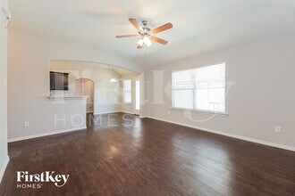 260 Meadowcrest Dr in Terrell, TX - Foto de edificio - Building Photo