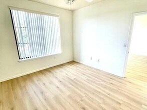 1060 S Third St in San Jose, CA - Building Photo - Building Photo