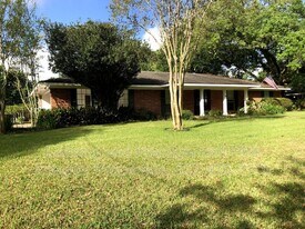 310 S Audubon Blvd in Lafayette, LA - Building Photo