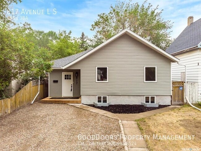 817 Avenue L S in Saskatoon, SK - Building Photo - Building Photo